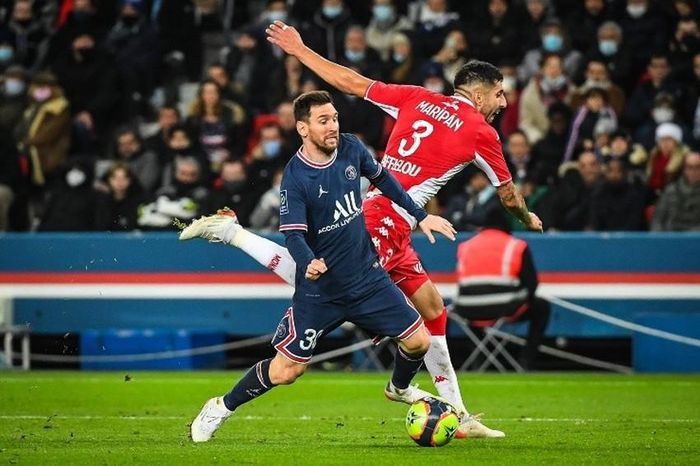 'Messi khó đối đầu nhất, Mbappe là thằng nhóc cứng đầu'