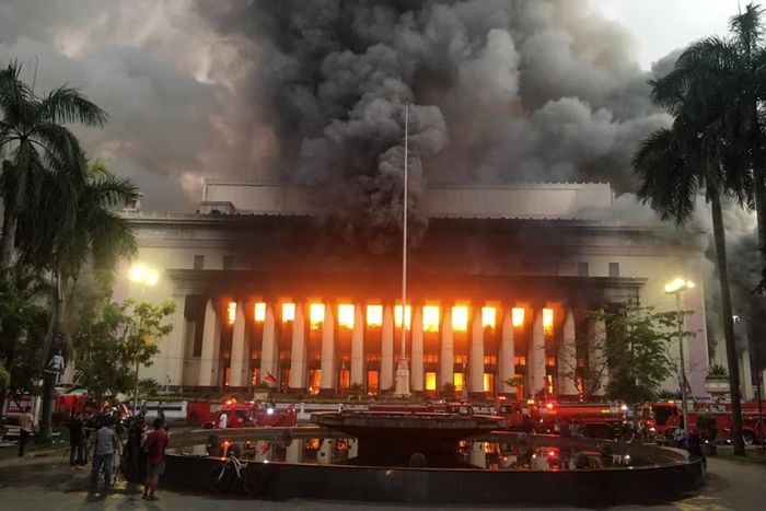 Cháy lớn tại tòa nhà Bưu điện hàng trăm năm tuổi ở thủ đô Manila, Philippines