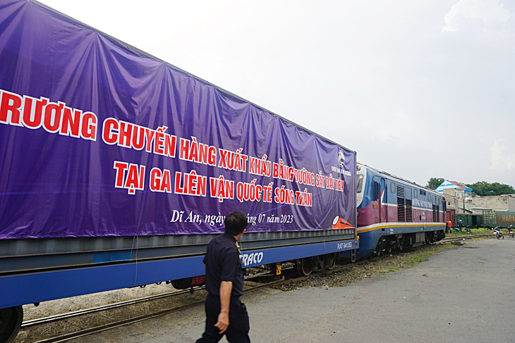 Nông sản, hải sản... đi tàu lửa từ Bình Dương qua Trung Quốc