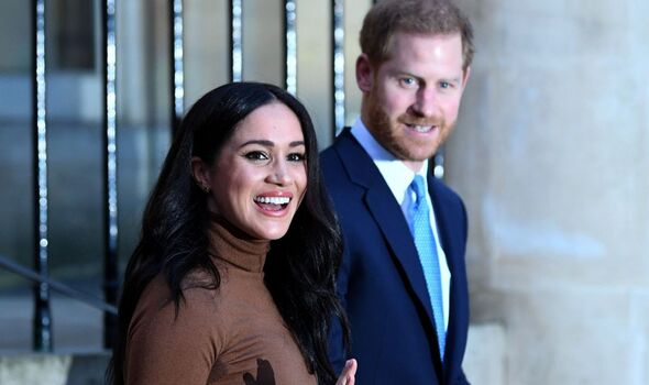 Vợ chồng Harry - Meghan bất ngờ liên lạc với Vương phi Kate, truyền thông Anh nghi ngờ động cơ sau mong muốn làm lành